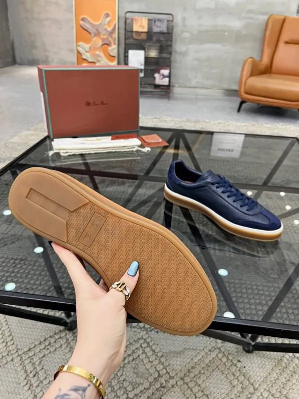 Factory price: 440💰Loro men's shoes💰iana top purchasing agent🇮🇹 men's shoes💰 The popular casual sneakers counter of the popular street man has new products at the same time. The uppers are made of cowhide fabric imported from Italy. The high-quality splicing technology has a classic and generous layout with a masculine temperament. Soft and comfortable cowhide lining. The soles: the original soles are specially provided by the original factory. The exclusive molded soles are super comfortable. The original factory follows the order. 🔍🔍High quality. You can enter and exit the counter at will. Welcome to compare. The code number is 38-44, customized 45